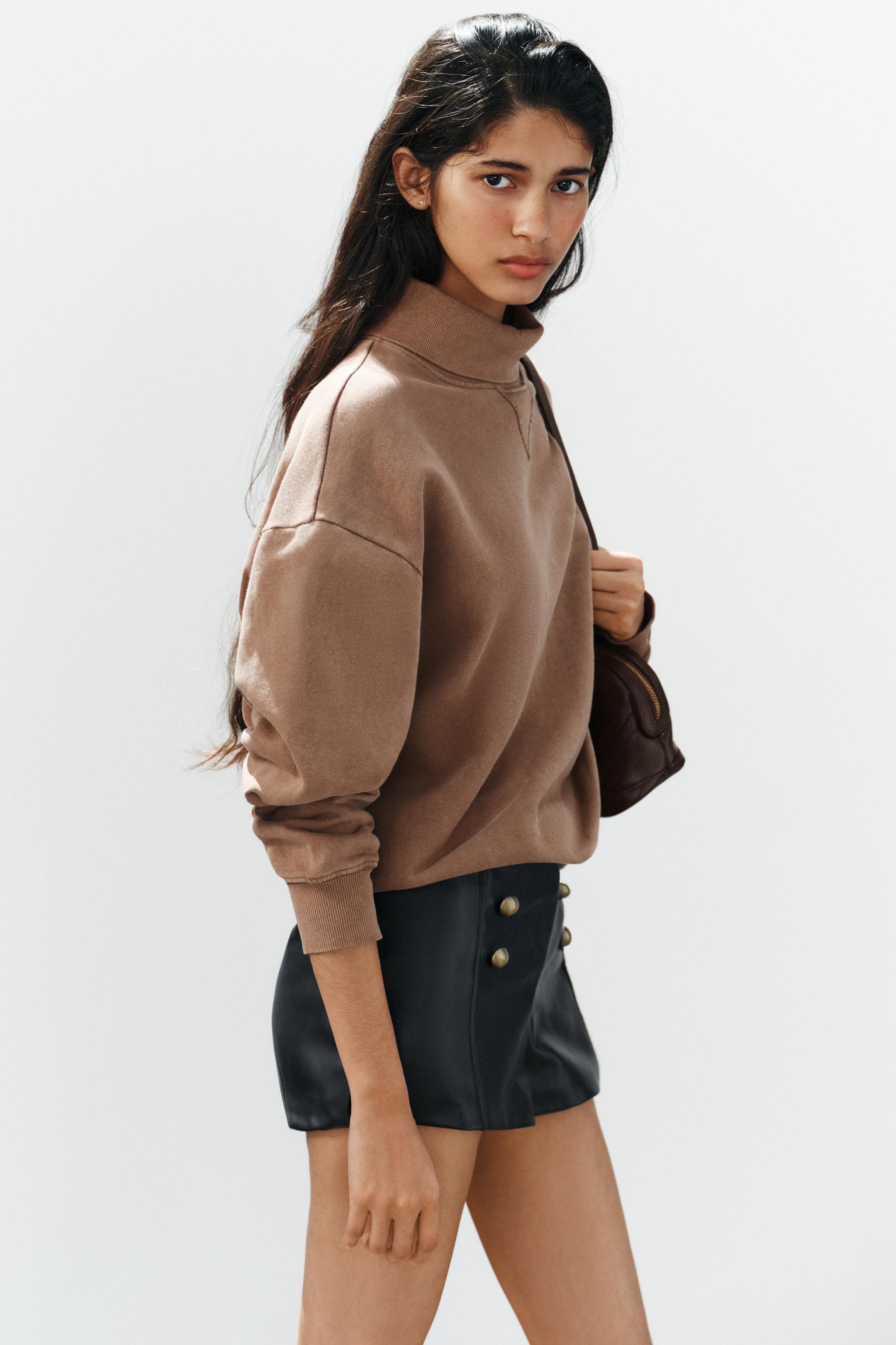 TWILL BUTTON MINI SHORTS